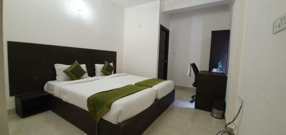 Hotel Daffodil Delight - Manyata Tech Park Bangalore Exterior foto
